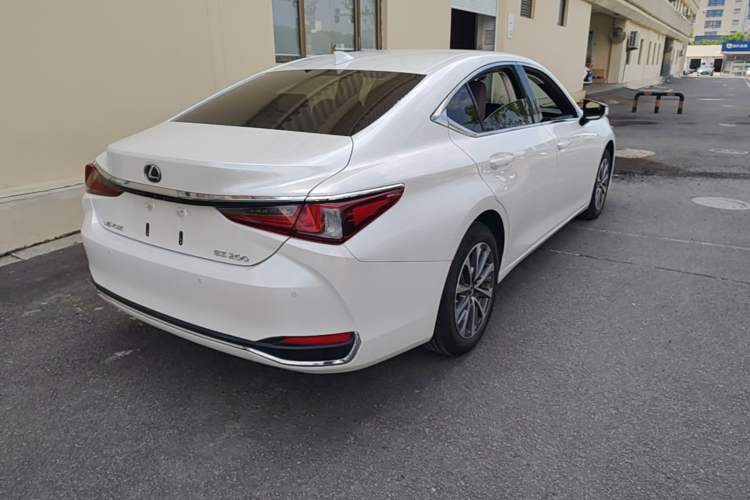Used Lexus ES 2022 200 Excellence Edition Rear Right 45 Deg
