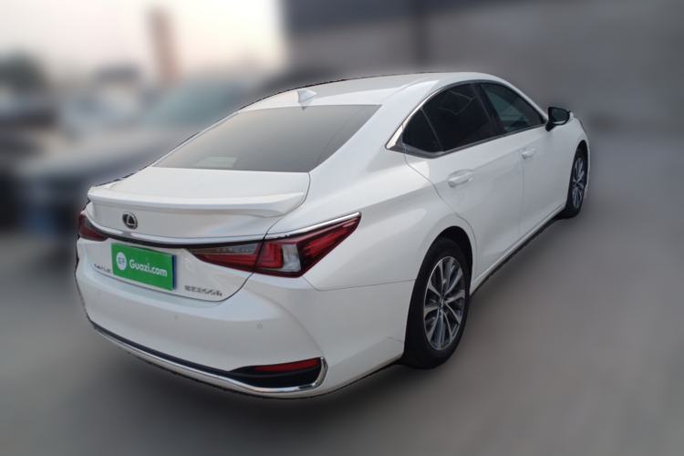 Used Lexus ES 2022 300h Excellence Edition Rear Right 45 Deg