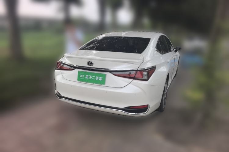 Used Lexus ES 2022 200 Excellence Edition Rear Right 45 Deg