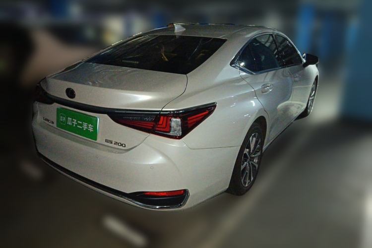 Used Lexus ES 2022 200 Luxury Edition Rear Right 45 Deg