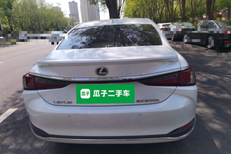 Used Lexus ES 2022 300h Excellence Edition Rear