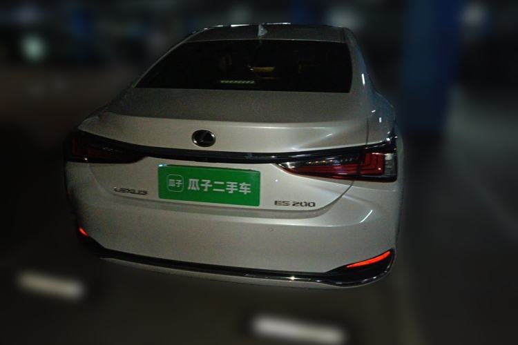 Used Lexus ES 2022 200 Luxury Edition Rear