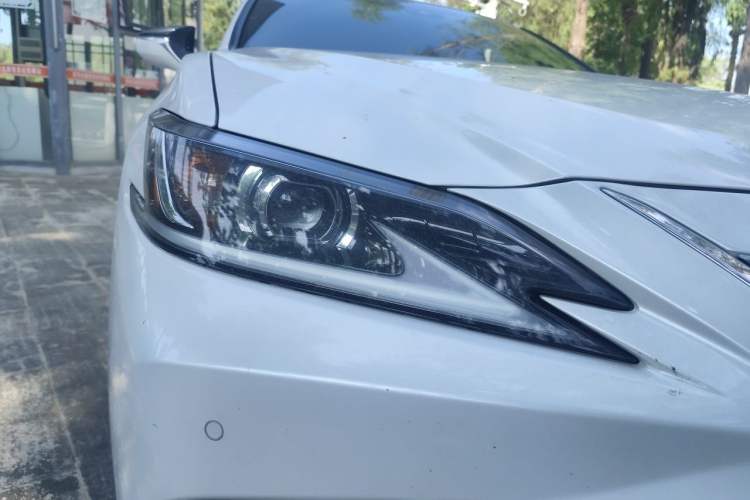 Used Lexus ES 2022 260 Excellence Edition Right Front Headlight
