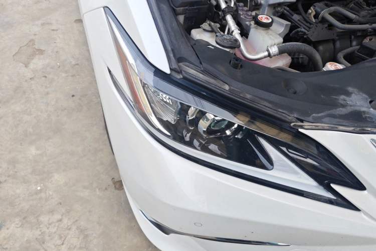 Used Lexus ES 2022 300h Excellence Edition Right Front Headlight
