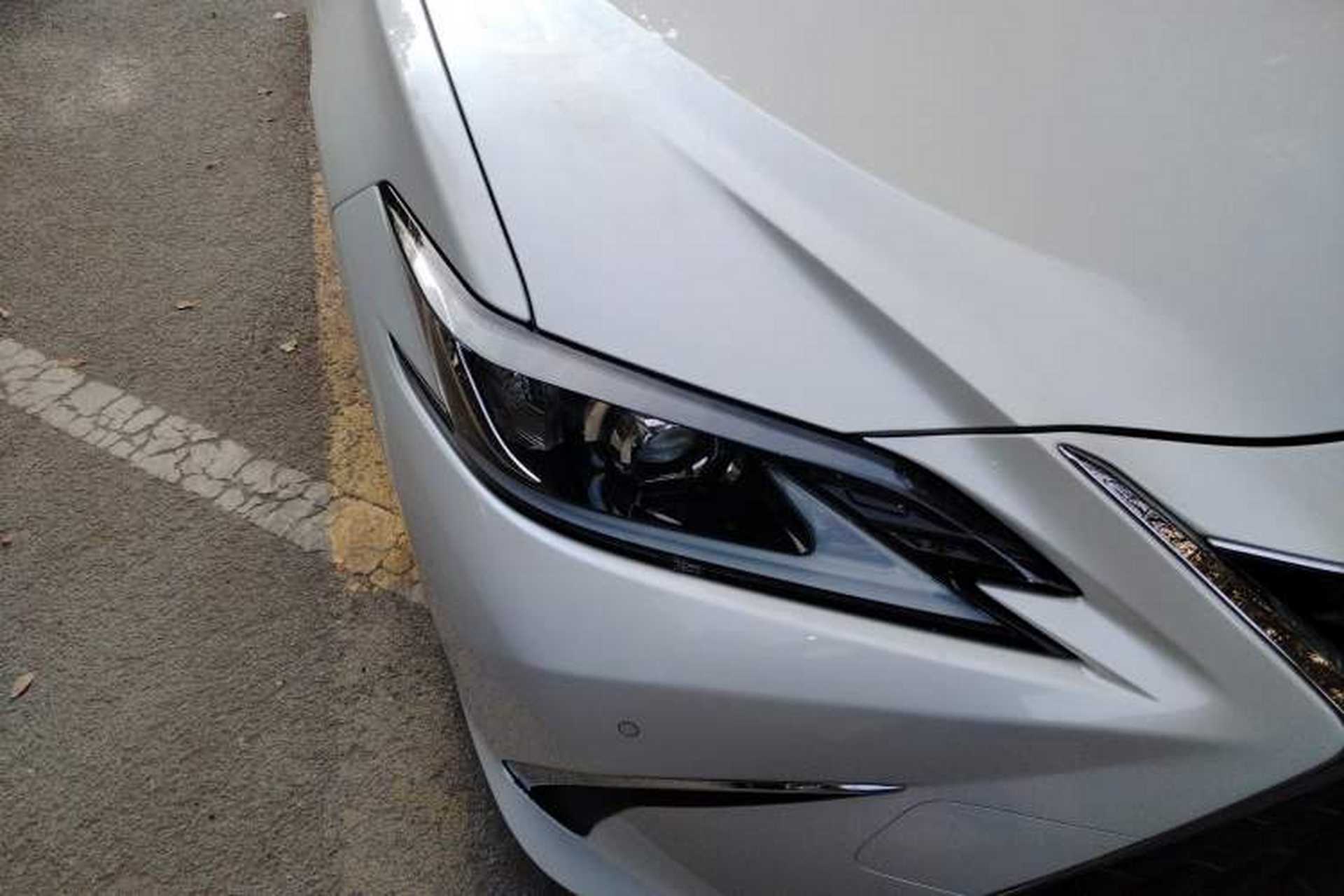 Used Lexus ES 2022 300h Excellence Edition Right Front Headlight