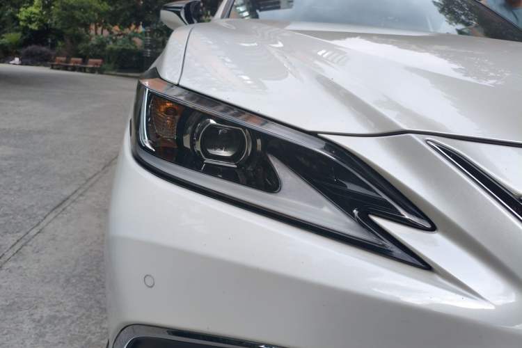 Used Lexus ES 2022 200 Excellence Edition Right Front Headlight
