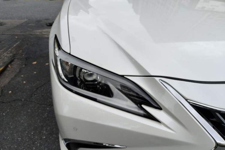 Used Lexus ES 2022 300h Excellence Edition Right Front Headlight