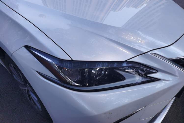 Used Lexus ES 2022 300h Excellence Edition Right Front Headlight