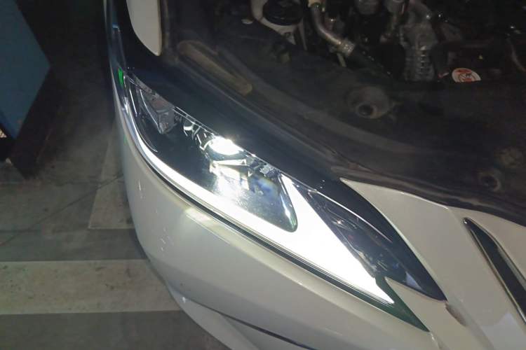 Used Lexus ES 2022 200 Luxury Edition Right Front Headlight