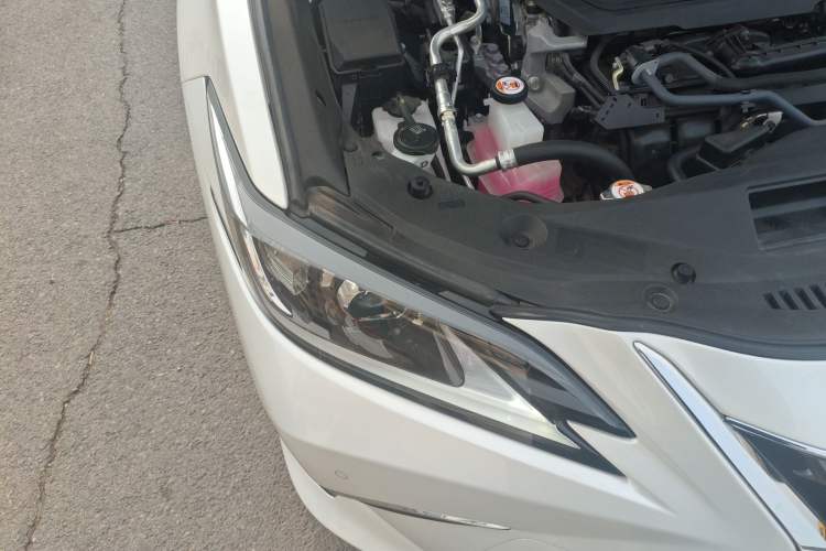 Used Lexus ES 2022 300h Excellence Edition Right Front Headlight