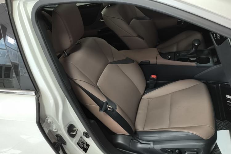 Used Lexus ES 2022 200 Excellence Edition Right Front Seat