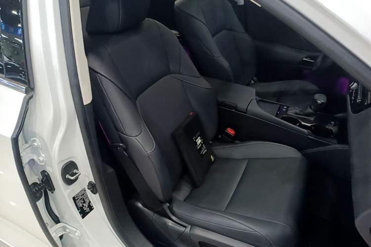 Used Lexus ES 2022 200 Excellence Edition Right Front Seat