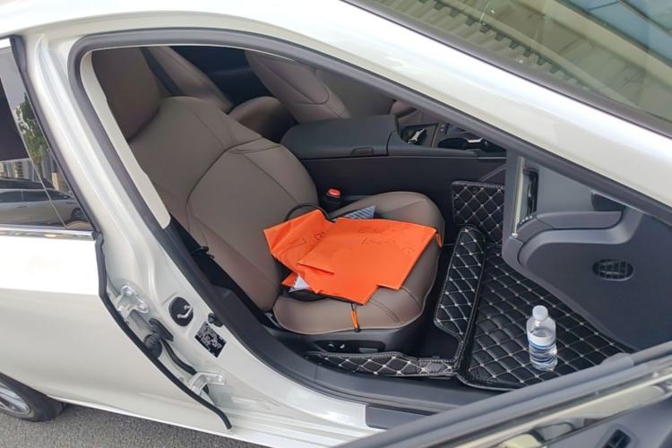 Used Lexus ES 2022 200 Excellence Edition Right Front Seat