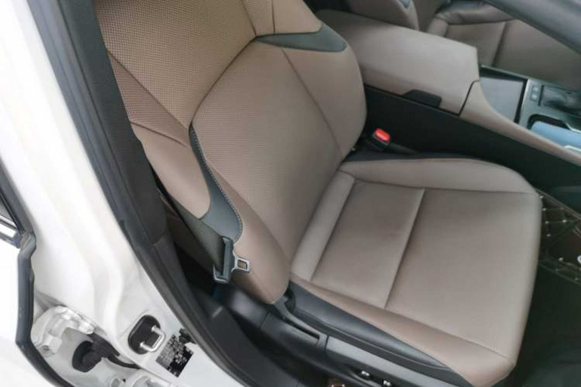 Used Lexus ES 2022 200 Excellence Edition Right Front Seat