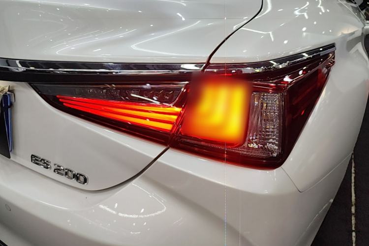 Used Lexus ES 2022 200 Luxury Edition Right Rear Taillight