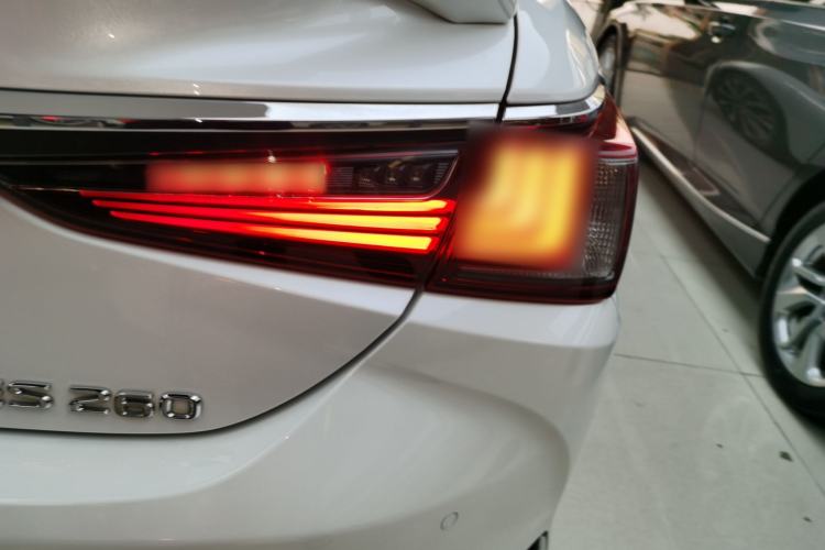 Used Lexus ES 2022 200 Excellence Edition Right Rear Taillight