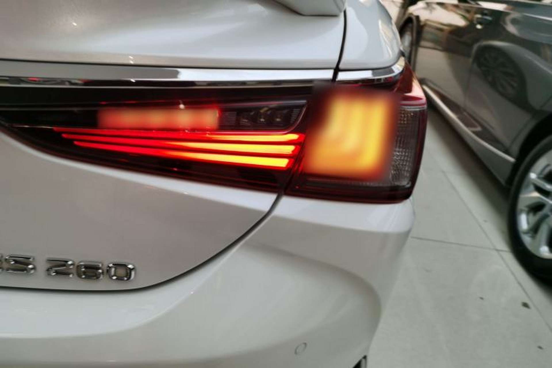 Used Lexus ES 2022 200 Excellence Edition Right Rear Taillight