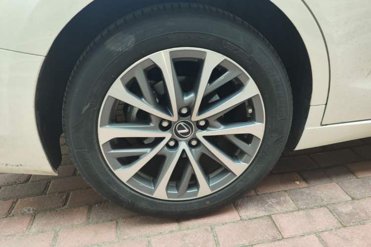 Used Lexus ES 2022 260 Excellence Edition Right Rear Wheel Hub