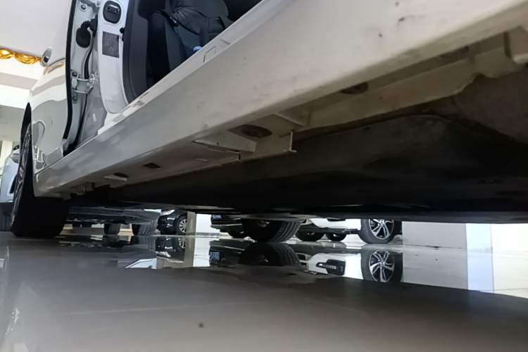 Used Lexus ES 2022 260 Excellence Edition Right Side Sill