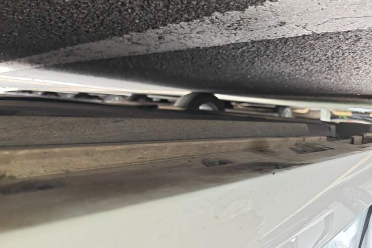 Used Lexus ES 2022 300h Excellence Edition Right Side Sill