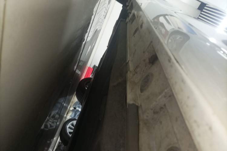 Used Lexus ES 2022 200 Luxury Edition Right Side Sill