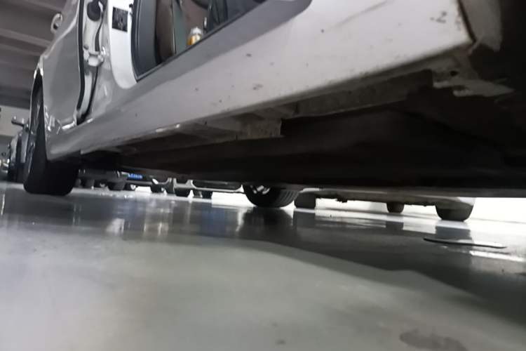 Used Lexus ES 2022 300h Excellence Edition Right Side Sill