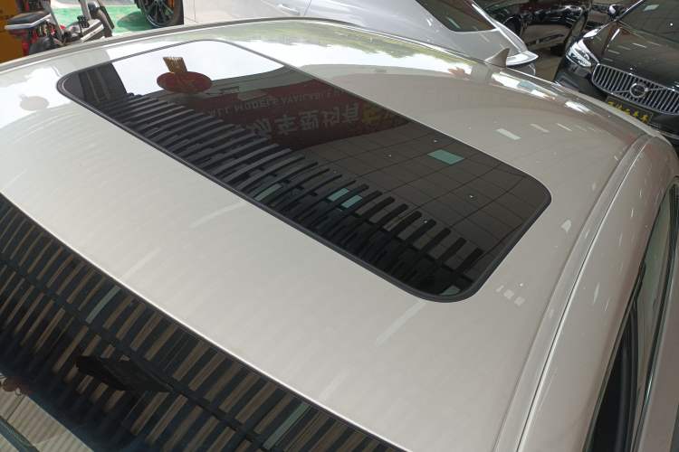 Used Lexus ES 2022 300h Excellence Edition Roof