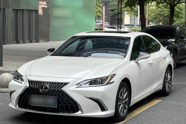 Used Lexus ES 2022 300h Excellence Edition