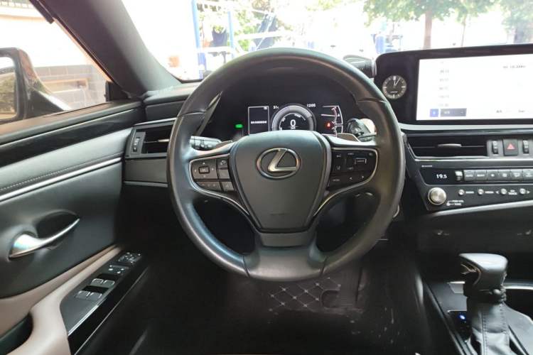 Used Lexus ES 2022 300h Excellence Edition Steering Wheel