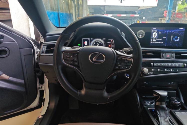 Used Lexus ES 2022 300h Excellence Edition Steering Wheel