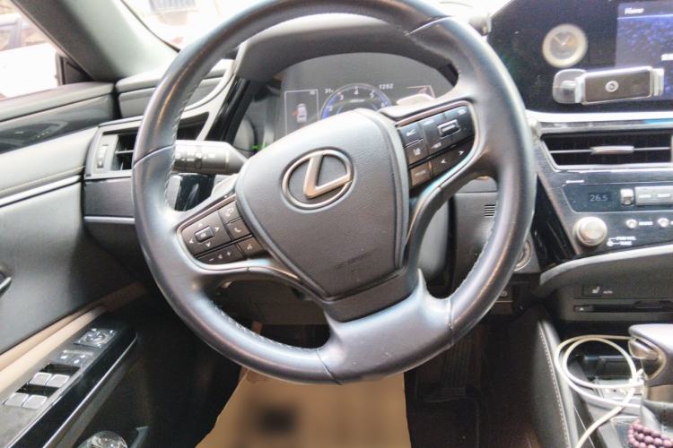 Used Lexus ES 2022 260 Excellence Edition Steering Wheel