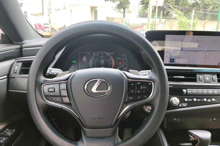 Used Lexus ES 2022 300h Excellence Edition Steering Wheel