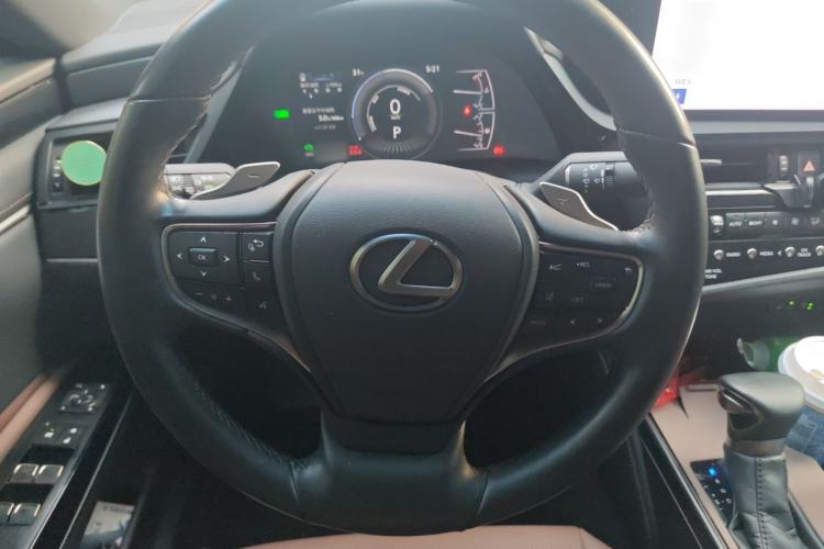 Used Lexus ES 2022 300h Deluxe Edition Steering Wheel