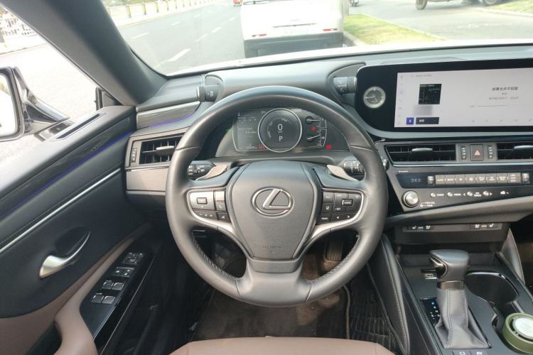 Used Lexus ES 2022 300h Excellence Edition Steering Wheel