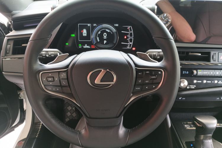 Used Lexus ES 2022 300h Excellence Edition Steering Wheel