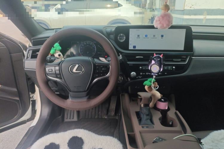 Used Lexus ES 2022 300h Excellence Edition Steering Wheel