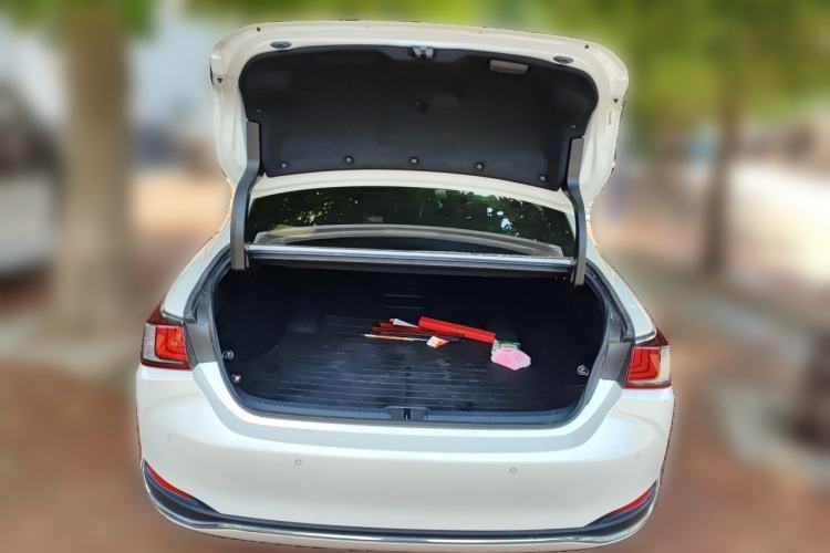 Used Lexus ES 2022 300h Excellence Edition Trunk