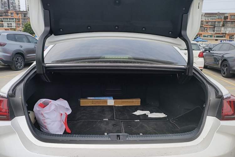 Used Lexus ES 2022 200 Luxury Edition Trunk