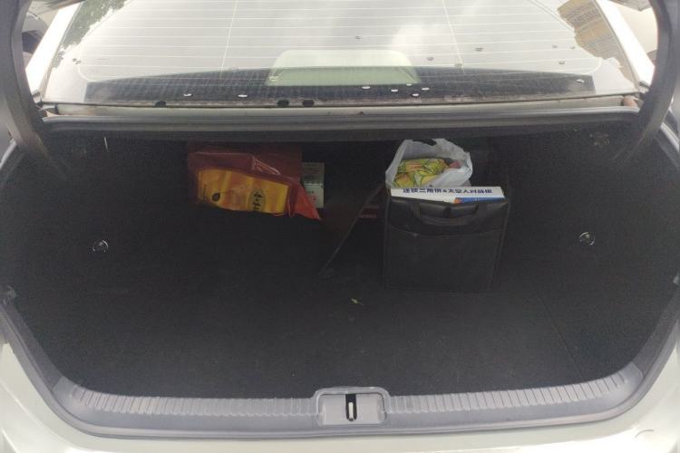 Used Lexus ES 2022 300h Deluxe Edition Trunk