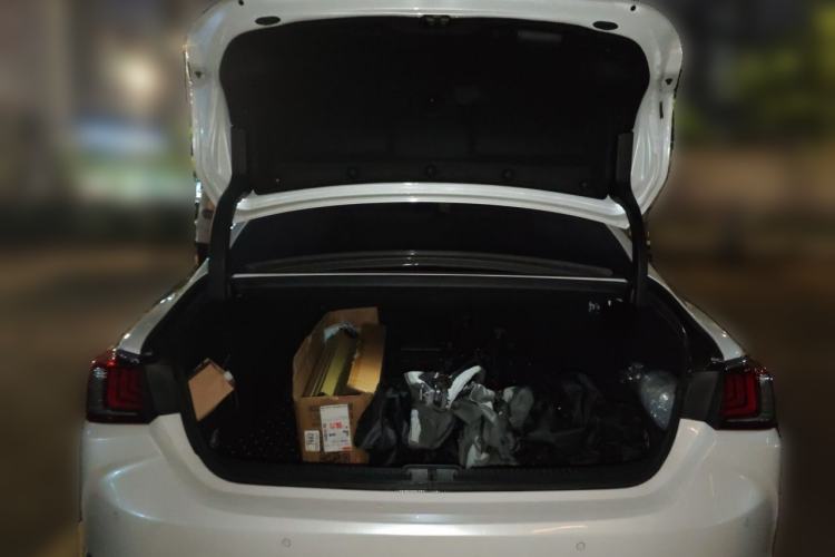 Used Lexus ES 2022 200 Excellence Edition Trunk