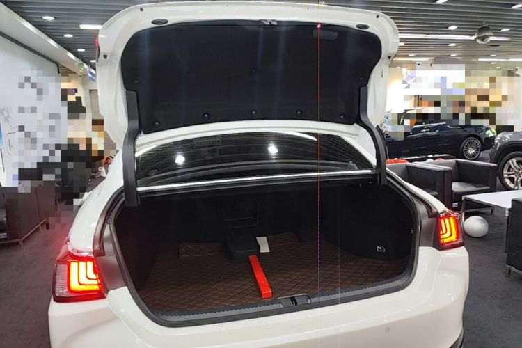 Used Lexus ES 2022 200 Luxury Edition Trunk