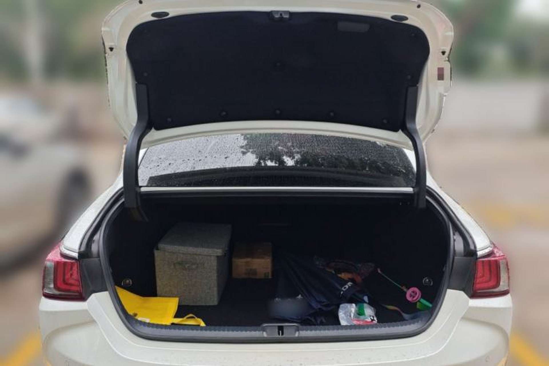 Used Lexus ES 2022 300h Excellence Edition Trunk