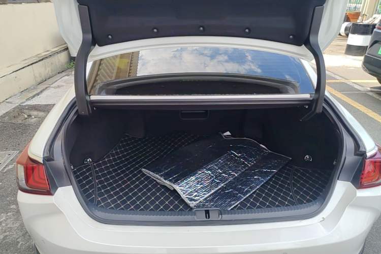 Used Lexus ES 2022 200 Excellence Edition Trunk