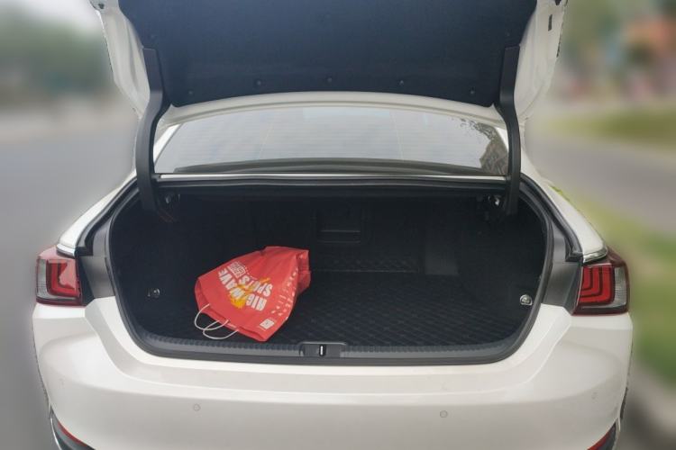 Used Lexus ES 2022 300h Excellence Edition Trunk