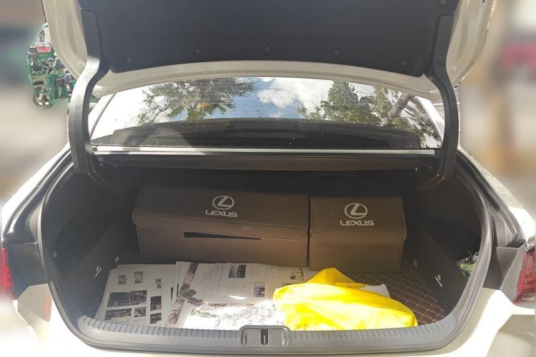 Used Lexus ES 2022 300h Excellence Edition Trunk