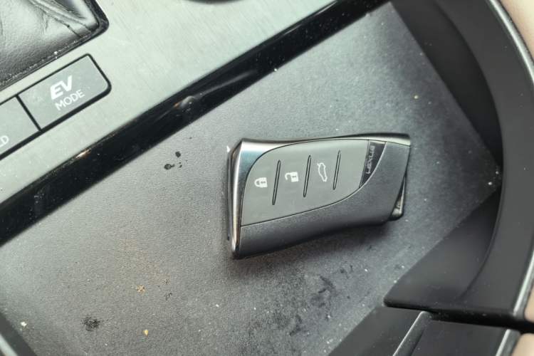 Used Lexus ES 2022 300h Excellence Edition Vehicle Key