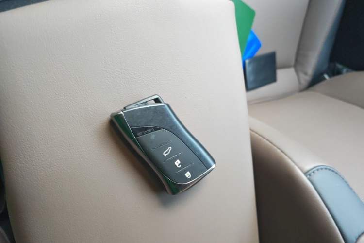 Used Lexus ES 2022 300h Excellence Edition Vehicle Key