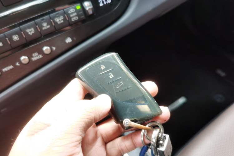 Used Lexus ES 2022 200 Excellence Edition Vehicle Key