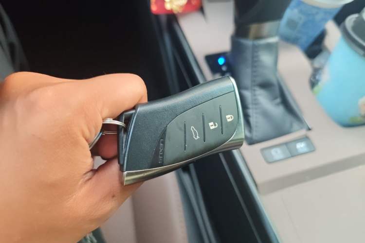 Used Lexus ES 2022 300h Deluxe Edition Vehicle Key