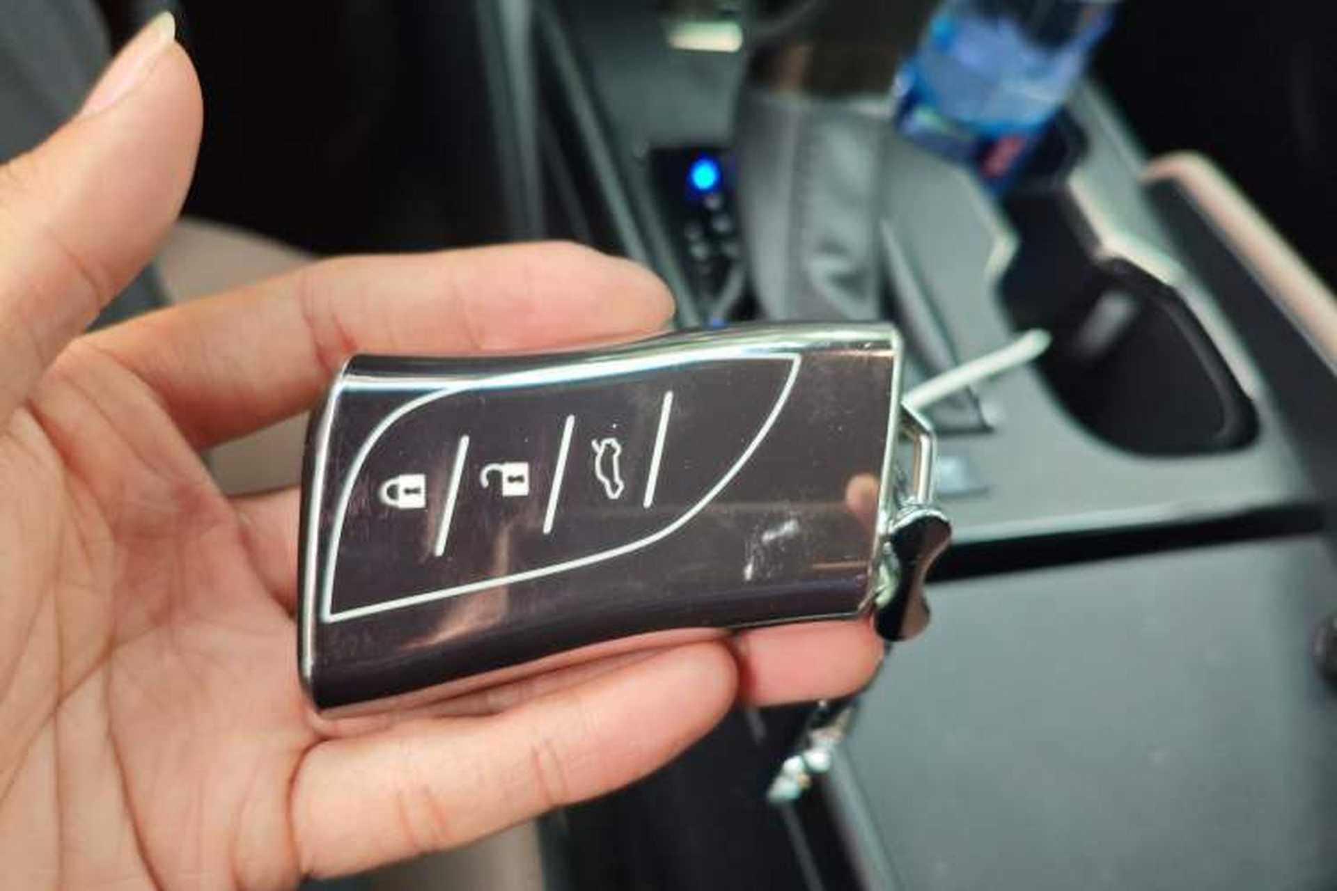 Used Lexus ES 2022 300h Excellence Edition Vehicle Key